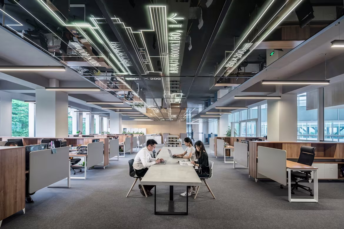 Flexible Co-working Space with Modern Amenities